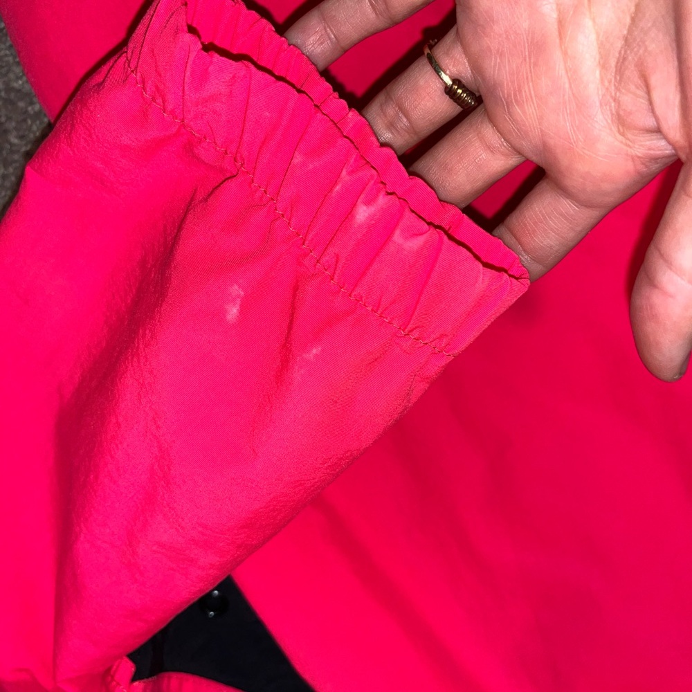 Uzzi Dive Gear Pink Pullover - Picture 11 of 14